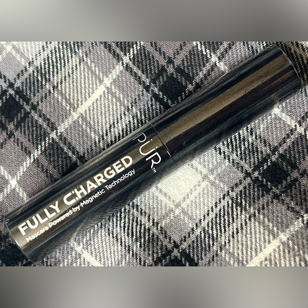 PÜR Fully Charged Mascara